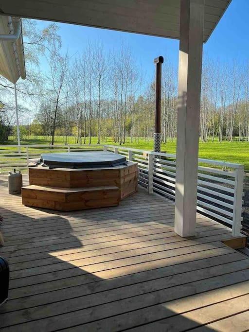 Hiiumaa Modern Villa With Sauna & Hot Tub מראה חיצוני תמונה
